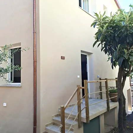 Lu Monti Incappiddatu בית הארחה ארזח'ינה